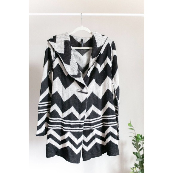Elan Women's Knit Hooded Chevron Cardigan Sweater in Black + Beige w/ Pin SZ S - Picture 3 of 9